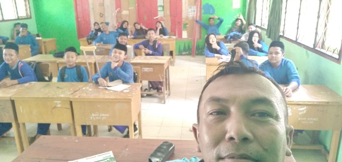 Siswa MTsN 8 Batang Hari Pelajari Interaksi Sosial