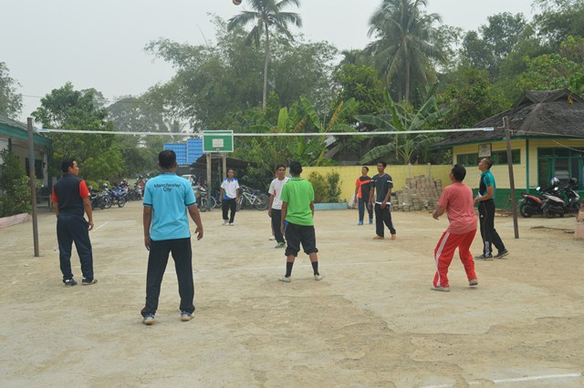 MTsN 8 Batang Hari Gelar Latihan Bola Voli di Jangga Baru