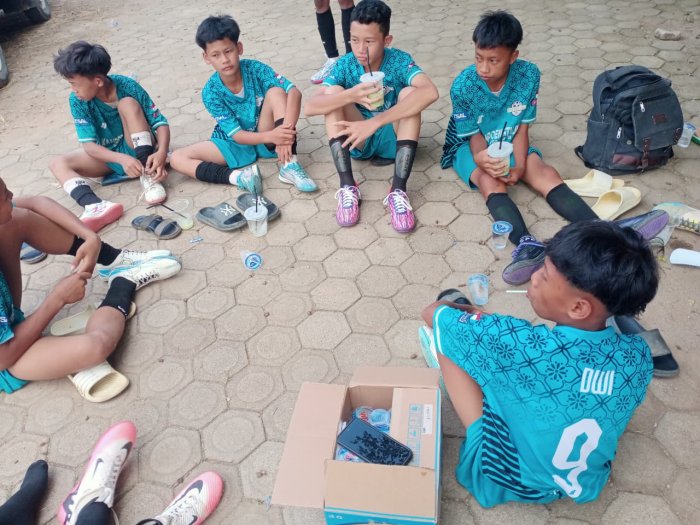 Siswa MTsN 8 Batang Hari Unjuk Gigi di Turnamen Futsal Pelita Raya Jambi