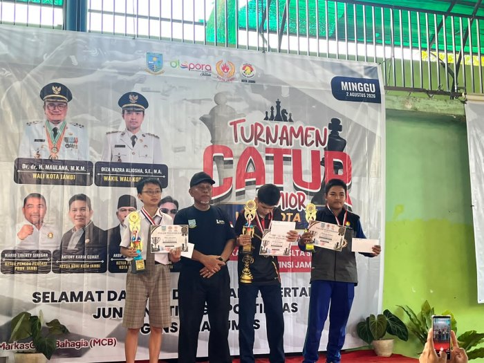 Siswa MTsN 8 Batang Hari Raih Juara Catur Junior Siswa MTsN 8 Batang Hari Raih Juara Catur Junior