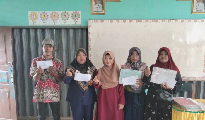 Pembagian Zakat BAZNAS Lewat MTsN 8 Batang Hari Berjalan Tertib di SD 131/1 Jangga Baru Pembagian Zakat BAZNAS Lewat MTsN 8 Batang Hari Berjalan Tertib di SD 131/1 Jangga Baru
