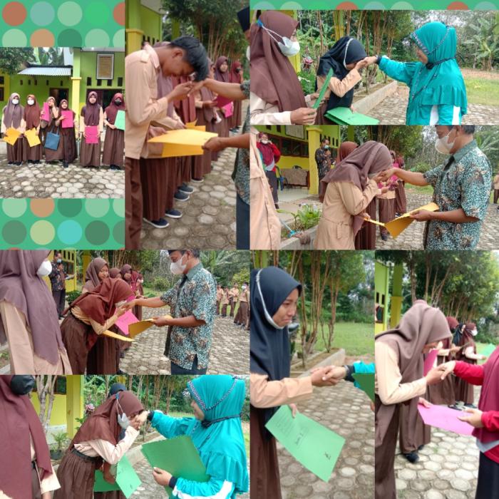 Pembagian Rapor MTs N 8 Batang Hari Semester Ganjil  2021/2022