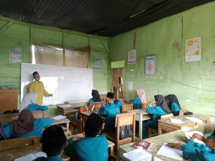 Siswa MTsN 8 Batang Hari Kuasai Konsep Pertidaksamaan Linier Satu Variabel