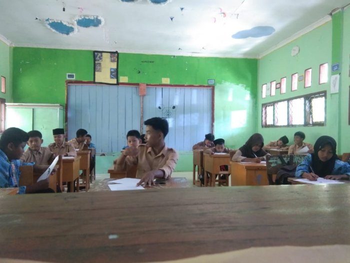 MTsN 8 Batang Hari Sukses Gelar Ujian SAS PJOK di Ruang A