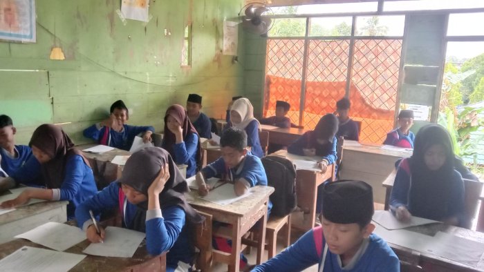 MTsN 8 Batang Hari Laksanakan Ujian Akhir Matematika