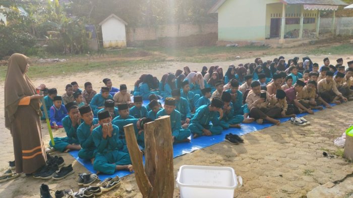 MTsN 8 Batang Hari Gelar Yasinan Rutin, Perkuat Keagamaan Siswa
