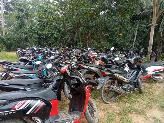 Parkiran MTsN 8 Batanghari Tunjukkan Disiplin Warga Madrasah