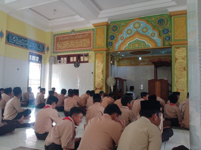 MTsN 8 Batang Hari Gelar Khataman Rutin, Perkuat Amalan Keagamaan Siswa