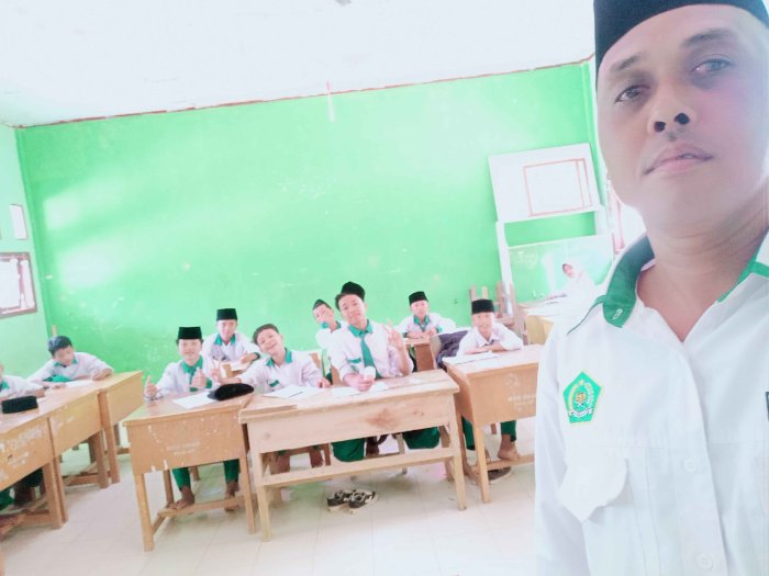 Siswa MTsN 8 Batang Hari Pelajari Aplikasi Rasio