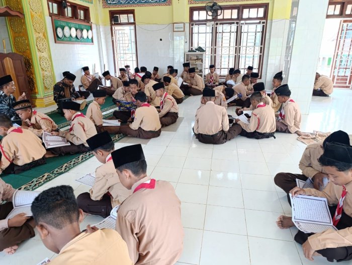 MTsN 8 Batang Hari Gelar Kegiatan Rutin Khatam Al-Quran, Tanamkan Cinta Kitab Suci Sejak Dini
