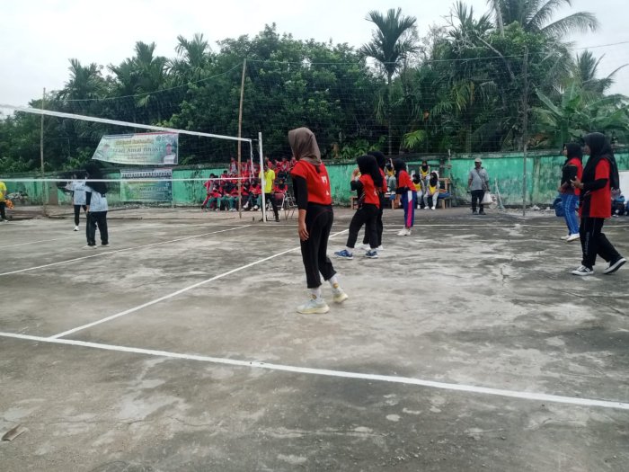 Semangat Sportivitas Membara! MTsN 8 Batang Hari Raih Pengalaman Berharga dalam Lomba Voli HAB Ke-80 Tahun