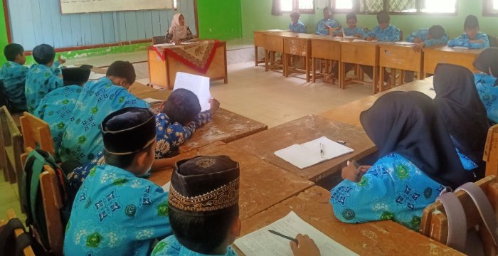 MTsN 8 Batang Hari Gelar Pembelajaran IPA tentang Suhu dan Kalor