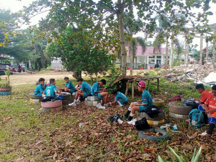 MTsN 8 Batang Hari Unjuk Gigi di Turnamen Futsal Pelita Raya Jambi