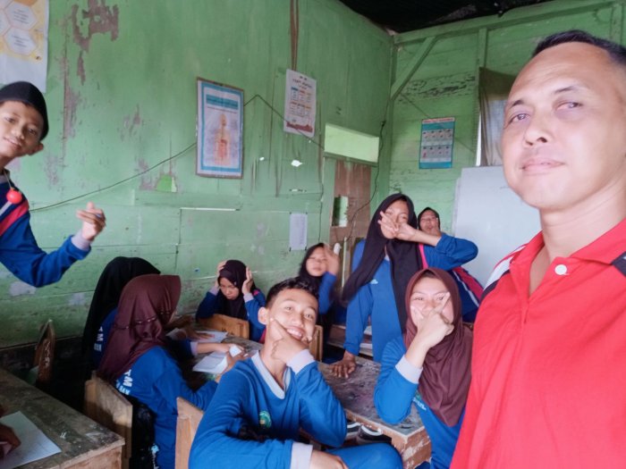 MTsN 8 Batang Hari Tingkatkan Pemahaman Siswa Kelas VIII.1 dalam Pertidaksamaan Linier