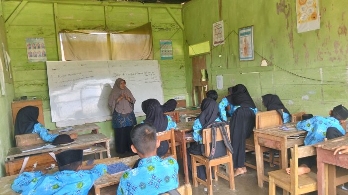 Pembelajaran Akidah Akhlak di MTsN 8 Batang Hari Berlangsung Interaktif