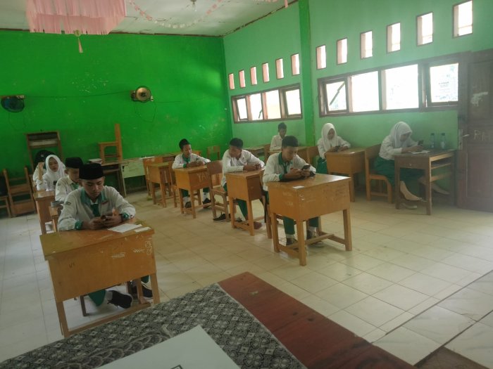MTsN 8 Batang Hari Laksanakan Ujian Madrasah Tahun 2026 Secara Tertib