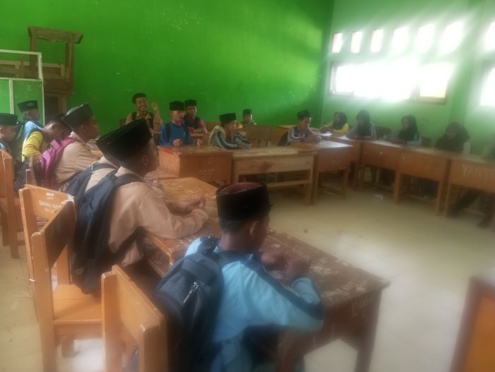 Siswa MTsN 8 Batang Hari Antusias Belajar Mad Thabii