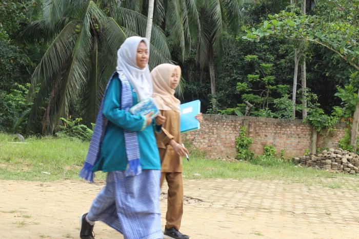 Lomba Pesenshow Meriah di MTsN 8 Batang Hari Peringati HUT Jambi