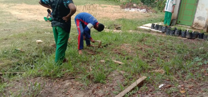 Warga MTsN 8 Batang Hari Gelar Aksi Bersih Kelas