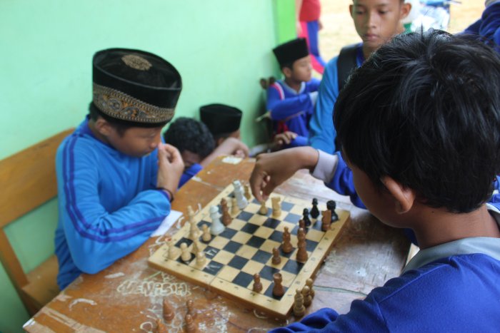 Pihak pembina ekskul bersama jajaran guru turut mendampingi secara langsung Pihak pembina ekskul bersama jajaran guru turut mendampingi secara langsung