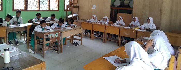 Penilaian Harian Bab 2 Bahasa Indonesia Kelas VII.2 MTsN 8 Batang Hari Bersama Bapak Gesang
