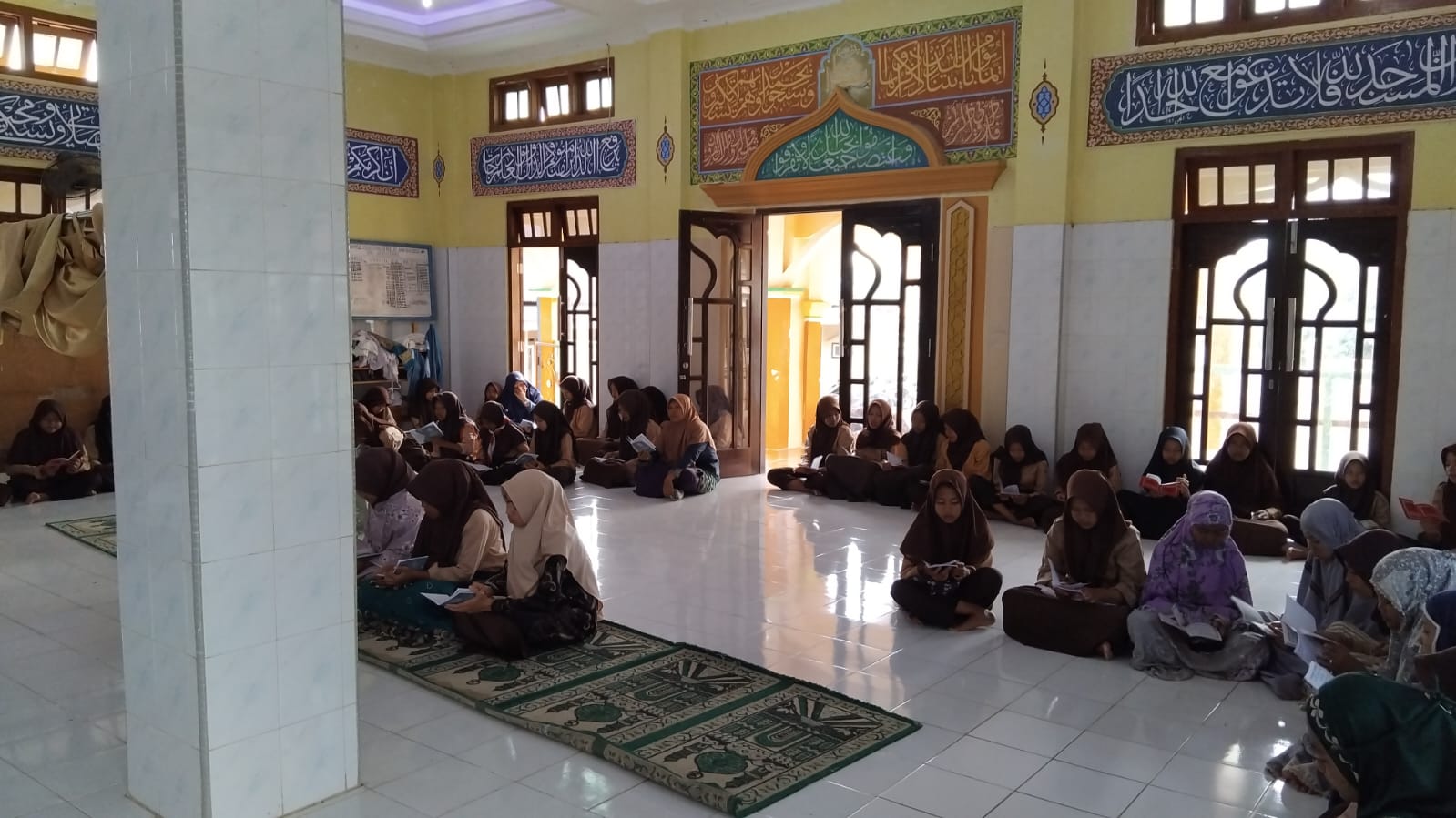 MTsN 8 Batang Hari Gelar Rabu Yasinan dan Rabu Wekasan, Perkuat Keimanan dan Jalin Silaturahmi