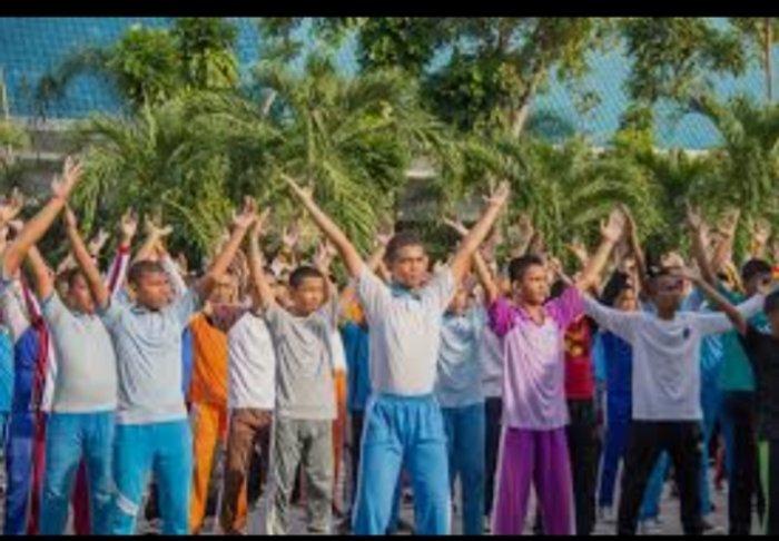 Kebersamaan Membangun: Senam Bersama Siswa-Siswi MTsN 8 Batang Hari