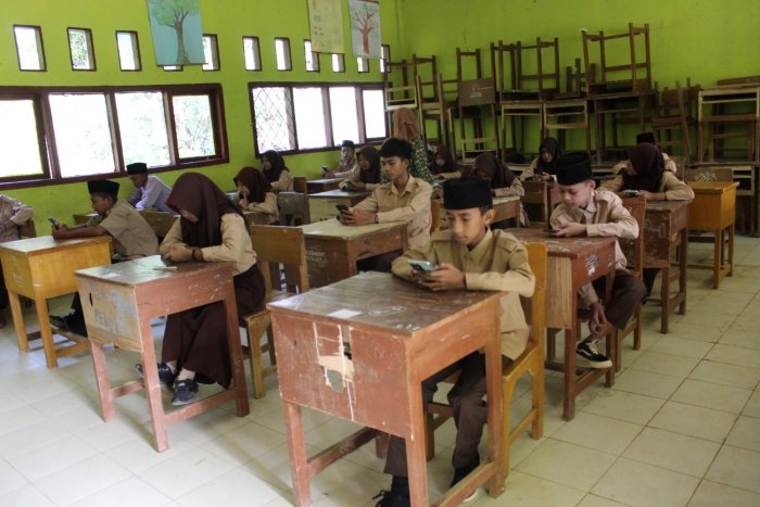 MTsN 8 Batang Hari Gelar Ulangan Harian Akidah Akhlak, Diampu Guru Karyawati
