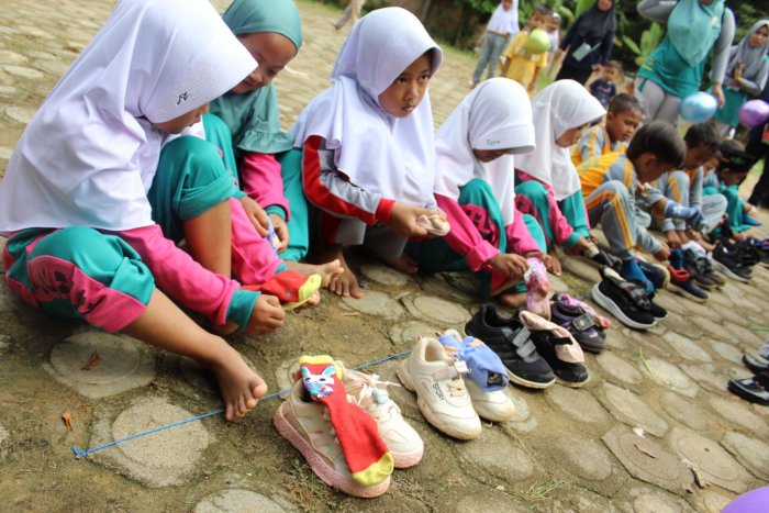 MTsN 8 Batang Hari Gelar Peringatan Hari Guru Penuh Semangat Bersama RA di Jangga Baru
