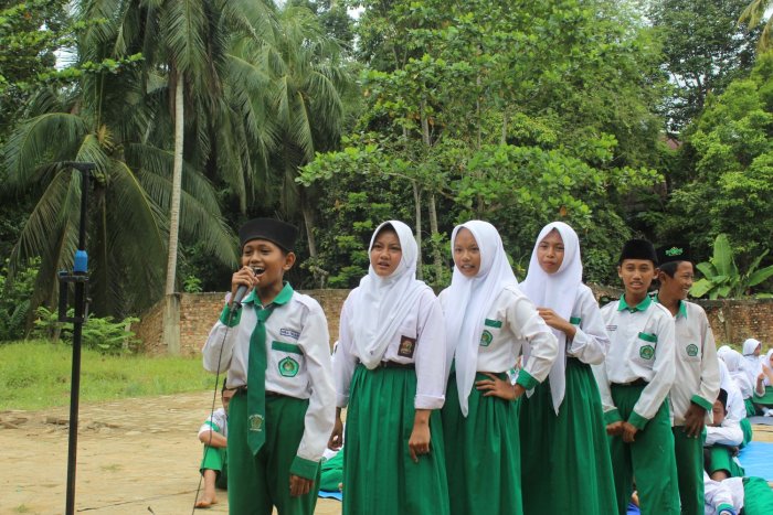 Siswa Kelas 8 Antusias Ikuti Lomba Sambung Lagu