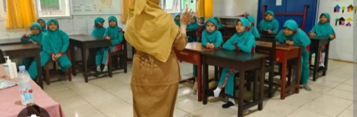 Siswa Antusias Mendengarkan Kultum Ramadhan dari Guru