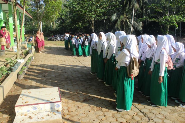 Penilaian Akhir Semester Ganjil Dimulai, MTsN 8 Batang Hari Gelar Pembukaan dengan Arahan Wakakur