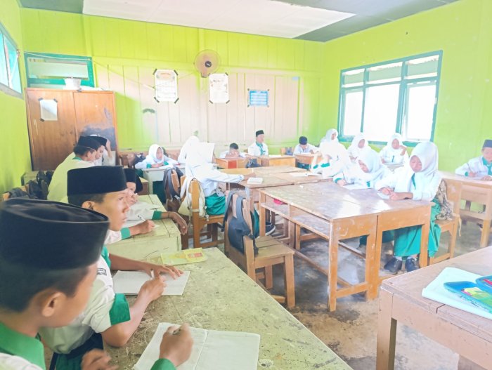 MTsN 8 Batang Hari Gelar Pembelajaran Bahasa Inggris Intensif
