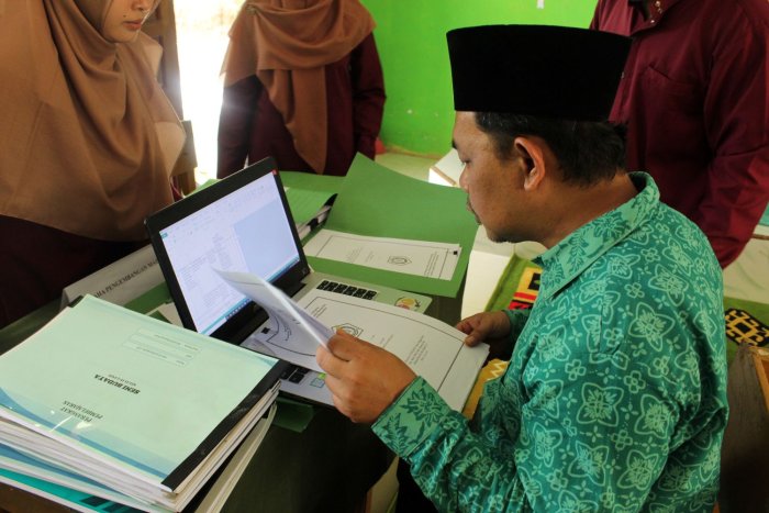 Tim MTsN 8 Batang Hari Jalani PKKM Bersama Pengawas