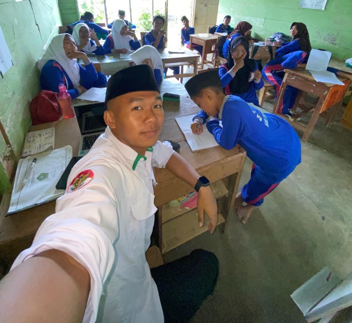 MTsN 8 Batang Hari Laksanakan Pembelajaran Praktik Atletik Lompat Jauh