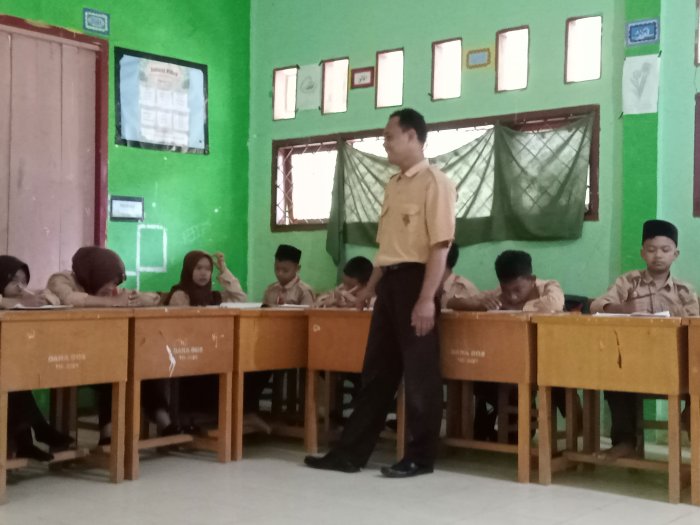 Pembelajaran Interaktif Konsep Rasio di Kelas 7.1 MTsN 8 Batang Hari Bersama Samsu Hajat, S.Pd.