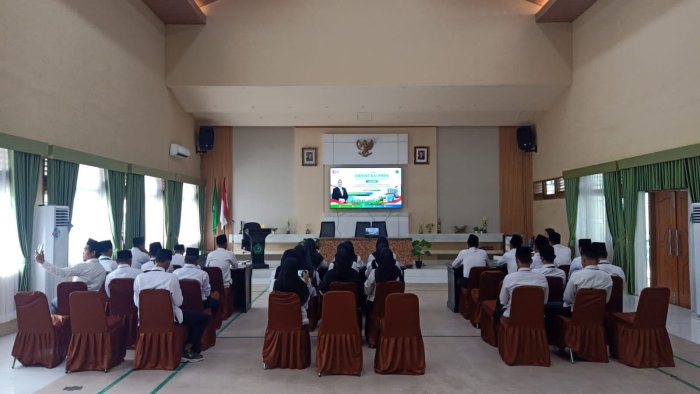 memahami regulasi serta tata kelola kerja ASN. Harapannya, memahami regulasi serta tata kelola kerja ASN. Harapannya,