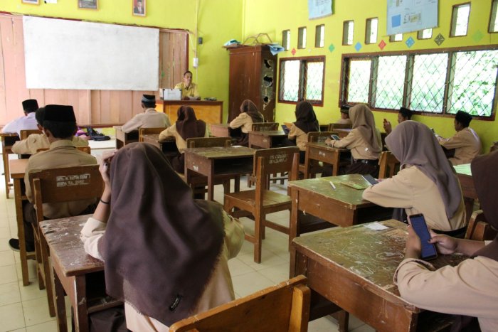 Ulangan Harian SKI di MTsN 8 Batang Hari Berjalan Tertib