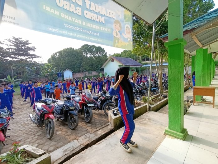 Kegiatan senam pagi juga menjadi sarana untuk menanamkan Kegiatan senam pagi juga menjadi sarana untuk menanamkan