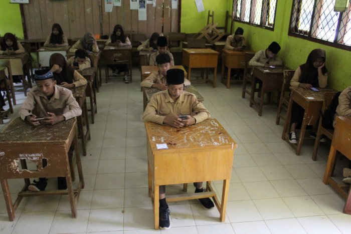 Digitalisasi Evaluasi: MTsN 8 Batang Hari Gelar Ulangan Harian Fikih Kelas IX Berbasis Android
