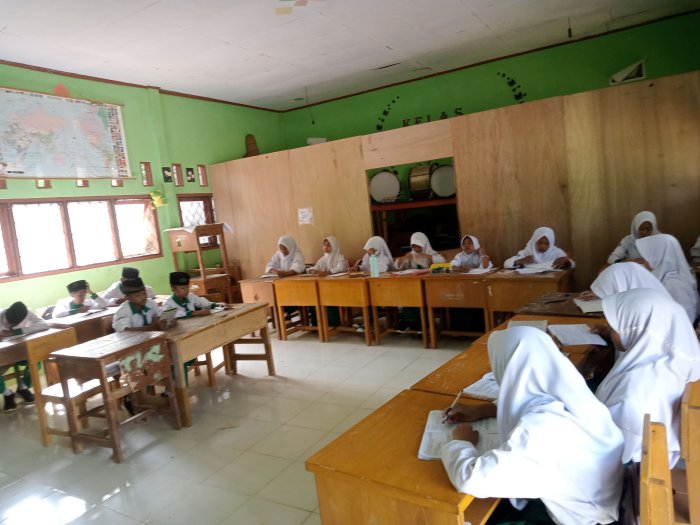 Pembelajaran Matematika Interaktif di Kelas 7.2 MTsN 8 Batang Hari