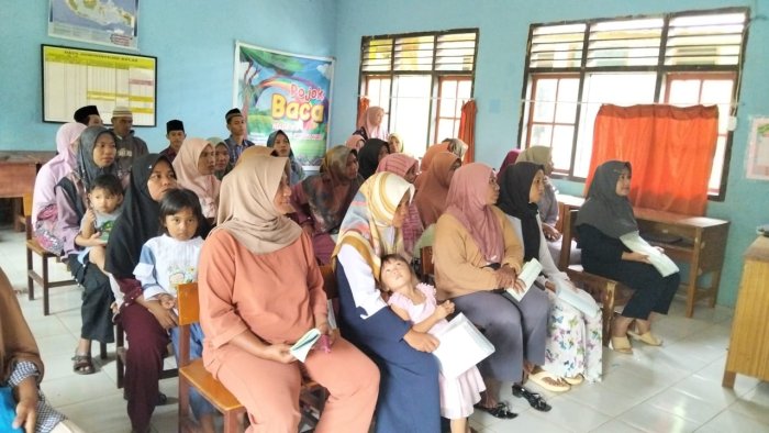MTsN 8 Batang Hari Terima Bantuan Zakat dari BAZNAS di SDN 131/1 Jangga Baru