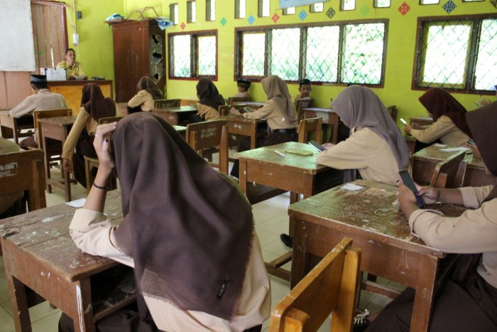 Era Digital di Kelas: Ulangan Harian Matematika Kelas IX MTsN 8 Batang Hari Berbasis Android